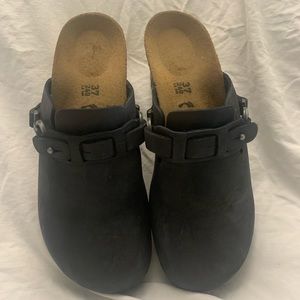 Papillo slip on shoes - size 37